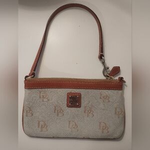 Dooney & Bourke Maxi Quilt Large Slim Wristlet